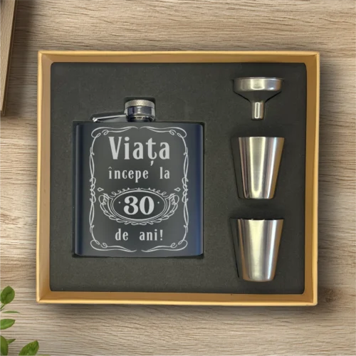 Ploscă de metal personalizată – simplă sau set cu păhărele, Cadou pentru Aniversarea vârstei de 30 de ani [ #0357 ]