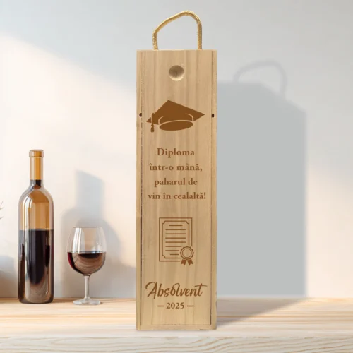 Cutie din lemn gravată pentru sticla de vin, cu capac culisant, Cadou pentru Absolvire [ #0195 ]