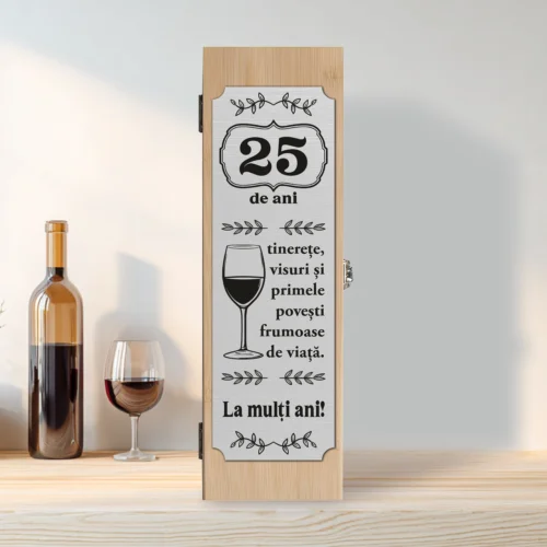 Cutie din lemn cu placă gravată pentru sticla de vin, cu ustensile, Aniversarea vârstei de 25 de ani [ #0239 ]