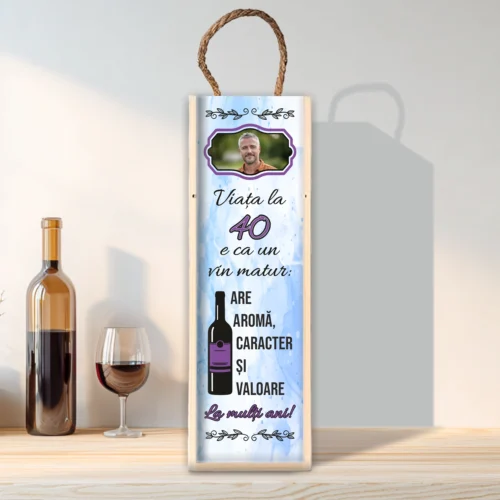 Cutie din lemn sublimată pentru sticla de vin, cu capac culisant, Aniversarea vârstei de 40 de ani [ #0262 ]