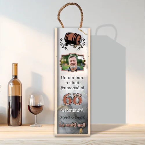 Cutie din lemn sublimată pentru sticla de vin, cu capac culisant, Aniversarea vârstei de 60 de ani [ #0278 ]