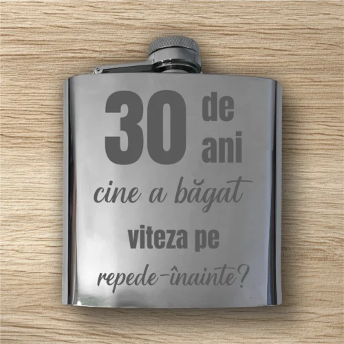 Ploscă de metal personalizată – simplă sau set cu păhărele, Cadou pentru Aniversarea vârstei de 30 de ani [ #0362 ]