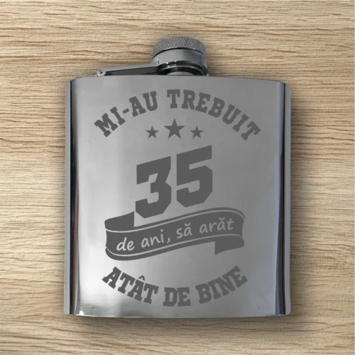 Ploscă de metal personalizată – simplă sau set cu păhărele, Cadou pentru Aniversarea vârstei de 35 de ani [ #0379 ]