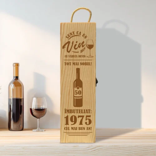 Cutie din lemn gravată pentru sticla de vin, cu închizătoare din metal, Aniversarea vârstei de 50 de ani [ #0190 ]