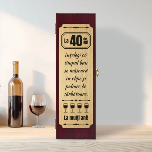 Cutie din lemn cu placă gravată pentru sticla de vin, cu ustensile, Aniversarea vârstei de 40 de ani [ #0259 ]