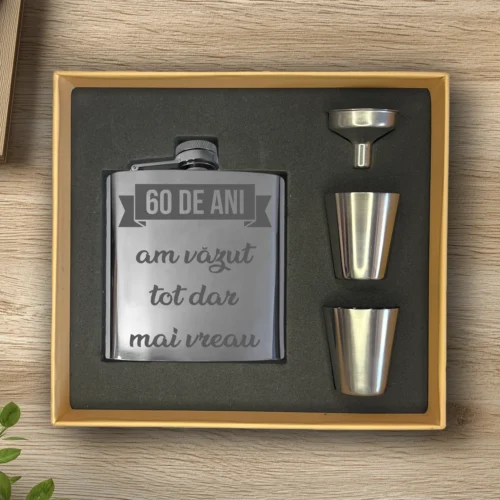 Ploscă de metal personalizată – simplă sau set cu păhărele, Cadou pentru Aniversarea vârstei de 60 de ani [ #0456 ]