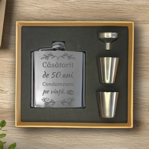 Ploscă de metal personalizată – simplă sau set cu păhărele, Cadou pentru Aniversarea căsătoriei de 50 de ani [ #0537 ]
