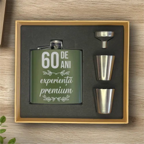 Ploscă de metal personalizată – simplă sau set cu păhărele, Cadou pentru Aniversarea vârstei de 60 de ani [ #0454 ]