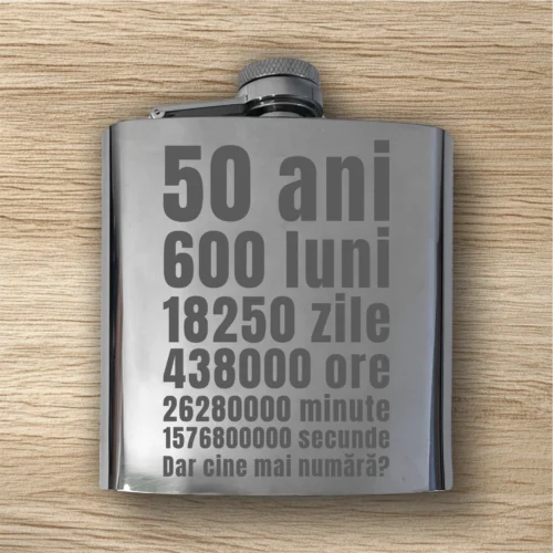 Ploscă de metal personalizată – simplă sau set cu păhărele, Cadou pentru Aniversarea vârstei de 50 de ani [ #0423 ]