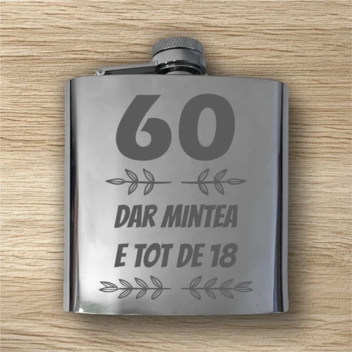 Ploscă de metal personalizată – simplă sau set cu păhărele, Cadou pentru Aniversarea vârstei de 60 de ani [ #0451 ]