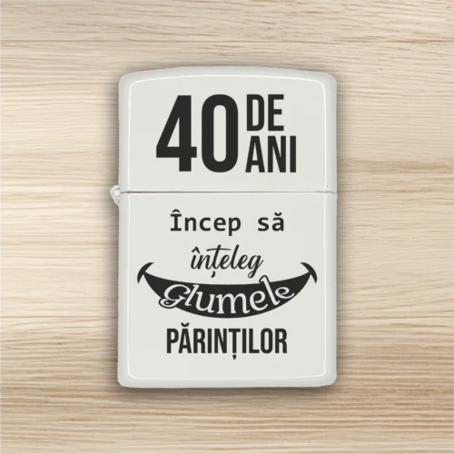 Brichetă benzină personalizată – simplă sau set cu breloc, Cadou pentru Aniversarea vârstei de 40 de ani [ #0396 ]