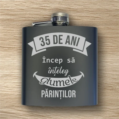 Ploscă de metal personalizată – simplă sau set cu păhărele, Cadou pentru Aniversarea vârstei de 35 de ani [ #0376 ]