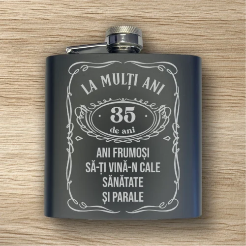 Ploscă de metal personalizată – simplă sau set cu păhărele, Cadou pentru Aniversarea vârstei de 35 de ani [ #0380 ]