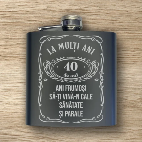 Ploscă de metal personalizată – simplă sau set cu păhărele, Cadou pentru Aniversarea vârstei de 40 de ani [ #0401 ]