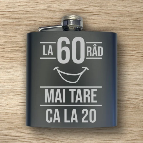 Ploscă de metal personalizată – simplă sau set cu păhărele, Cadou pentru Aniversarea vârstei de 60 de ani [ #0455 ]