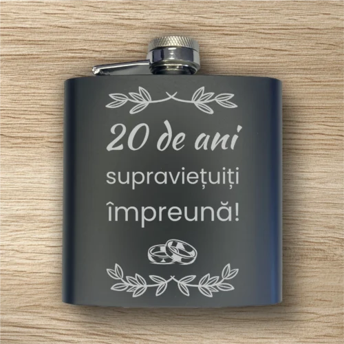 Ploscă de metal personalizată – simplă sau set cu păhărele, Cadou pentru Aniversarea căsătoriei de 20 de ani [ #0479 ]