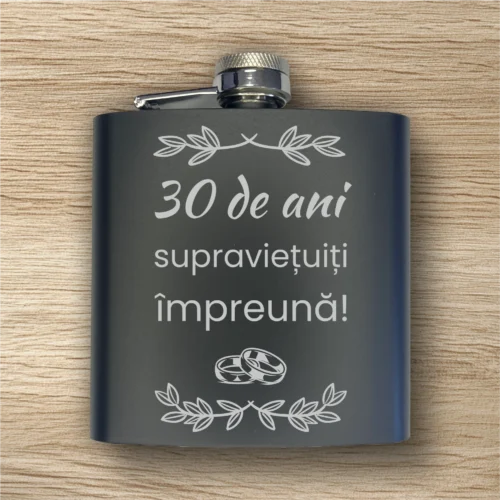 Ploscă de metal personalizată – simplă sau set cu păhărele, Cadou pentru Aniversarea căsătoriei de 30 de ani [ #0504 ]