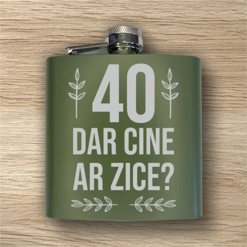Ploscă de metal personalizată – simplă sau set cu păhărele, Cadou pentru Aniversarea vârstei de 40 de ani [ #0403 ]