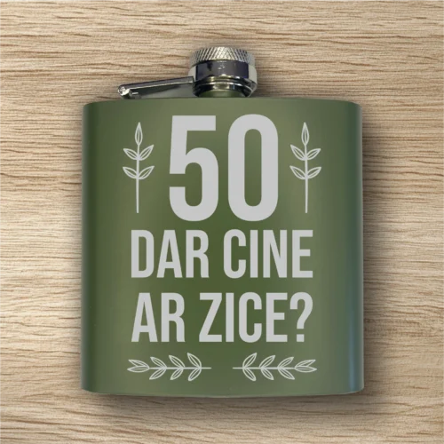 Ploscă de metal personalizată – simplă sau set cu păhărele, Cadou pentru Aniversarea vârstei de 50 de ani [ #0428 ]