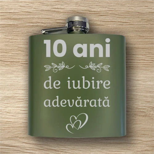 Ploscă de metal personalizată – simplă sau set cu păhărele, Cadou pentru Aniversarea căsătorie de 10 ani [ #0470 ]