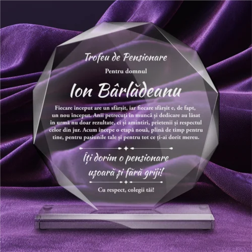 Trofeu din Sticlă Elegant – Personalizat prin Gravură Laser, Cadou pentru Pensionare [ #0782 ]