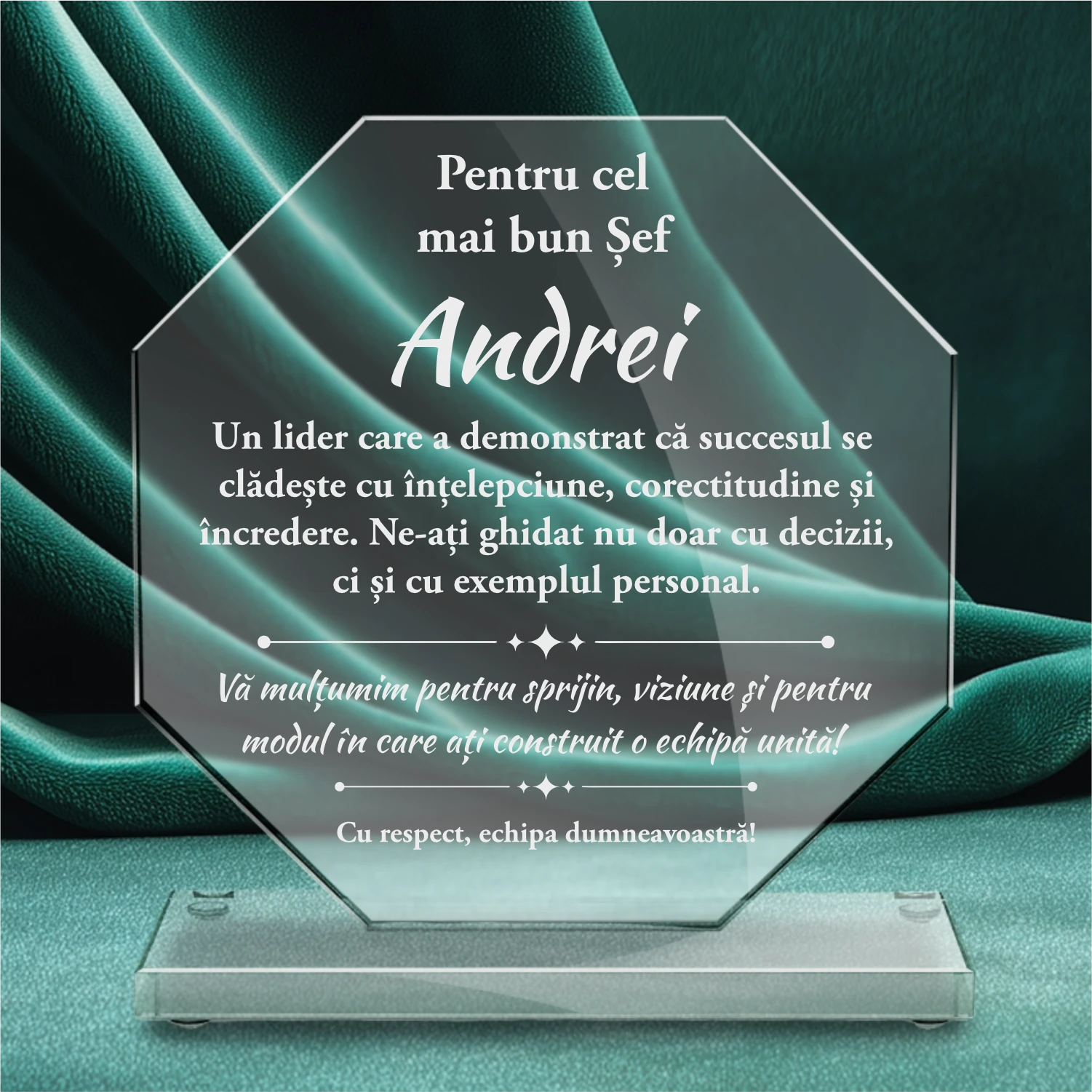 Trofeu din Sticlă Elegant – Personalizat prin Gravură Laser, Cadou pentru Șef [ #0744 ]