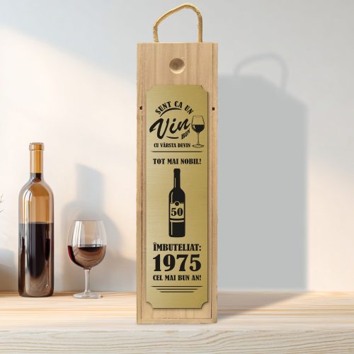 Cutie din lemn gravată pentru sticla de vin, cu capac culisant, Aniversarea vârstei de 50 de ani [ #0191 ]