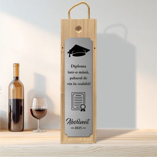 Cutie din lemn gravată pentru sticla de vin, cu capac culisant, Cadou pentru Absolvire [ #0195 ]
