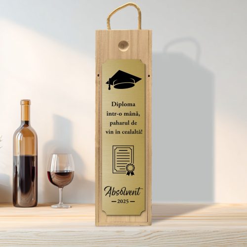 Cutie din lemn gravată pentru sticla de vin, cu capac culisant, Cadou pentru Absolvire [ #0195 ]