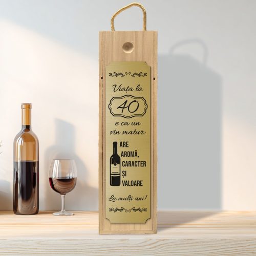 Cutie din lemn gravată pentru sticla de vin, cu capac culisant, Aniversarea vârstei de 40 de ani [ #0261 ]