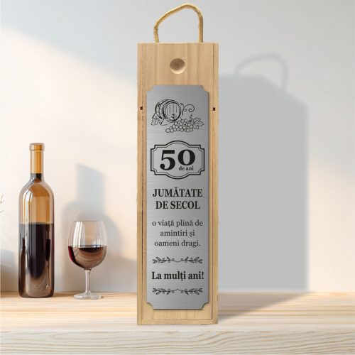 Cutie din lemn gravată pentru sticla de vin, cu capac culisant, Aniversarea vârstei de 50 de ani [ #0265 ]