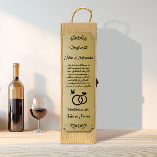 Cutie din lemn gravată pentru sticla de vin, cu închizătoare din metal, Cererea Nașilor de Nuntă [ #0186 ]