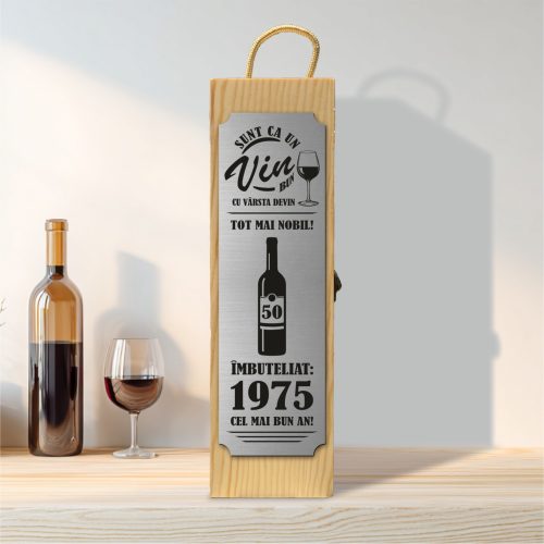 Cutie din lemn gravată pentru sticla de vin, cu capac culisant, Aniversarea vârstei de 50 de ani [ #0191 ]