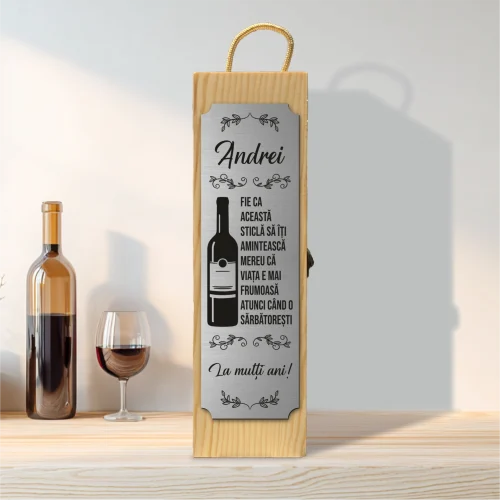 Cutie din lemn gravată pentru sticla de vin, cu închizătoare din metal, Aniversarea vârstei [ #0216]