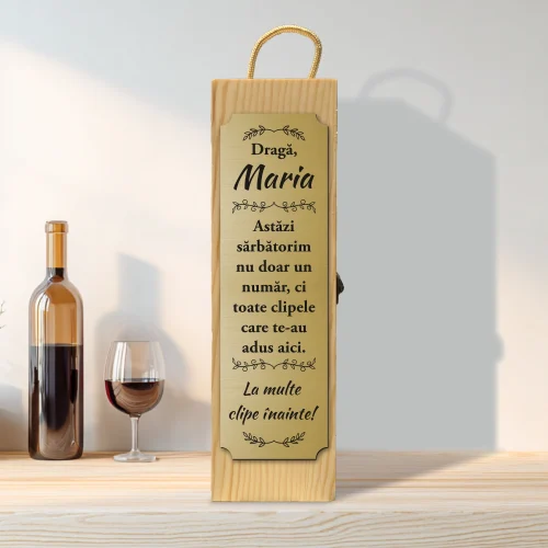 Cutie din lemn gravată pentru sticla de vin, cu închizătoare din metal,  Aniversarea vârstei [ #0220 ]